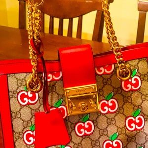 New rare  authentic limited addition Gucci cherry 🍒 purse.